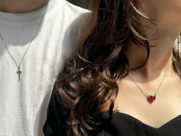 Collar corazón y espada